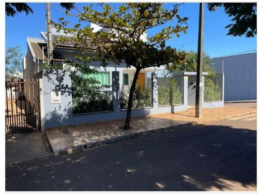 Casa em leilão em Formosa Do Oeste - PR — Casa à venda em leilão