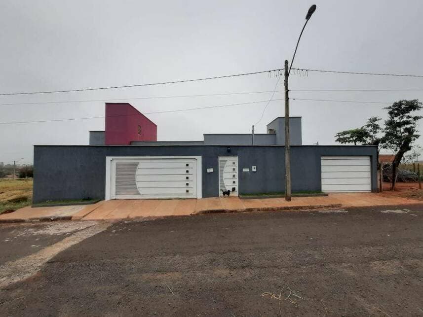 Casa em leilão em Paranaiguara - GO — Casa à venda em leilão