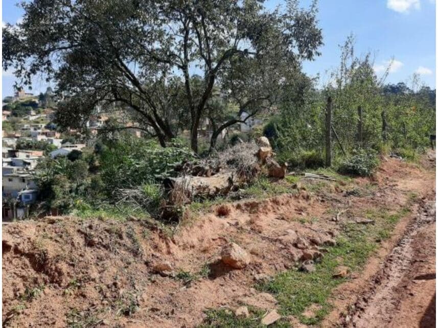 Terreno em leilão em Francisco Morato - SP — Terreno à venda em leilão