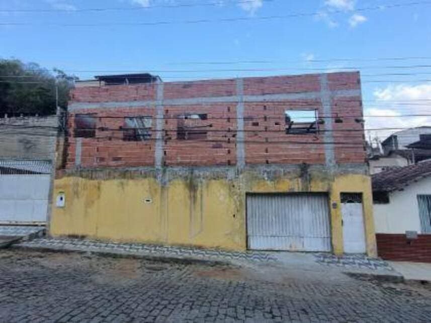 Casa em leilão em Colatina - ES — Casa à venda em leilão