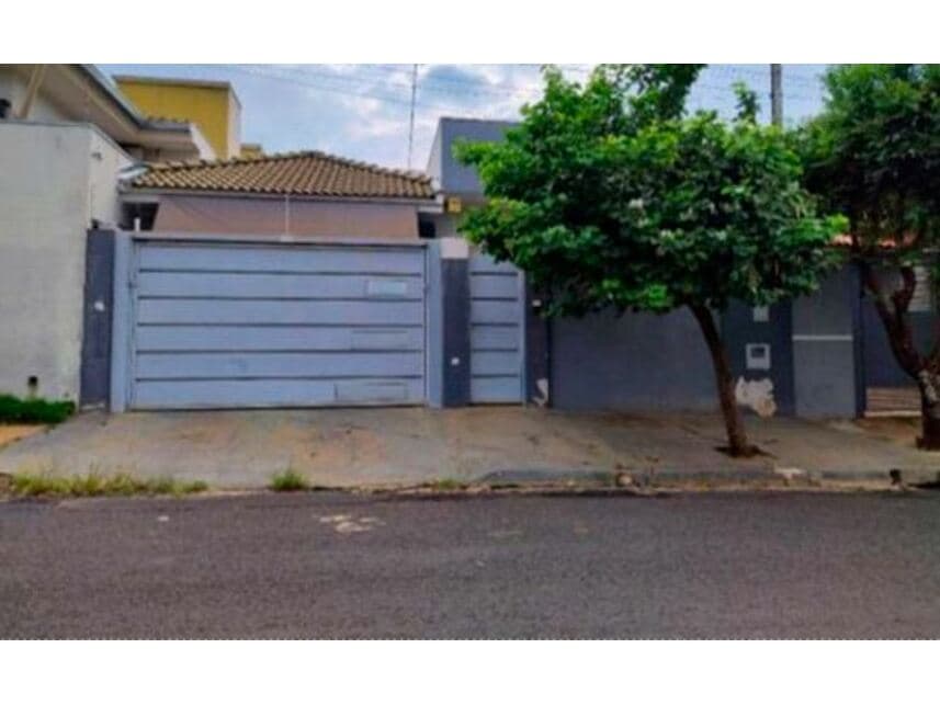 Casa em leilão em Votuporanga - SP — Casa à venda em leilão
