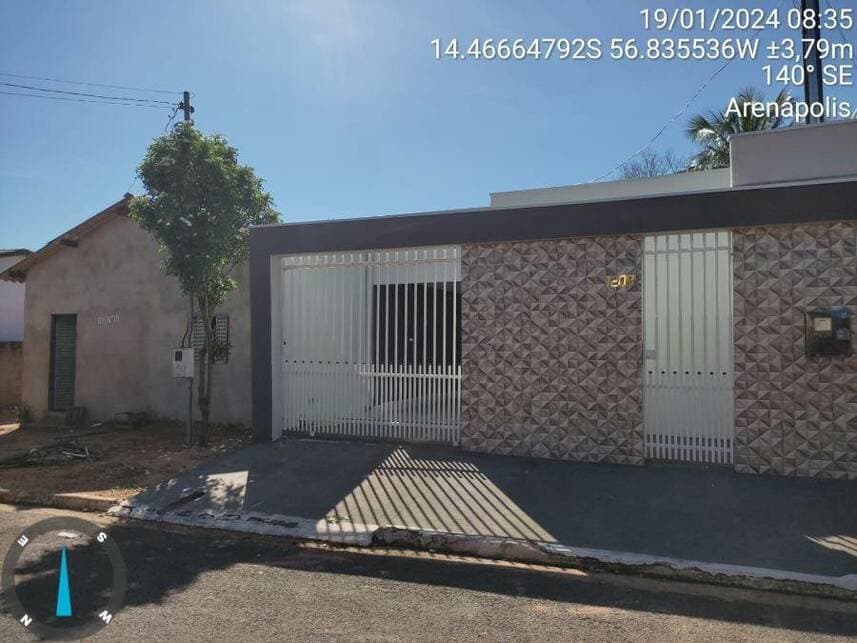 Casa em leilão em Arenápolis - MT — Casa à venda em leilão