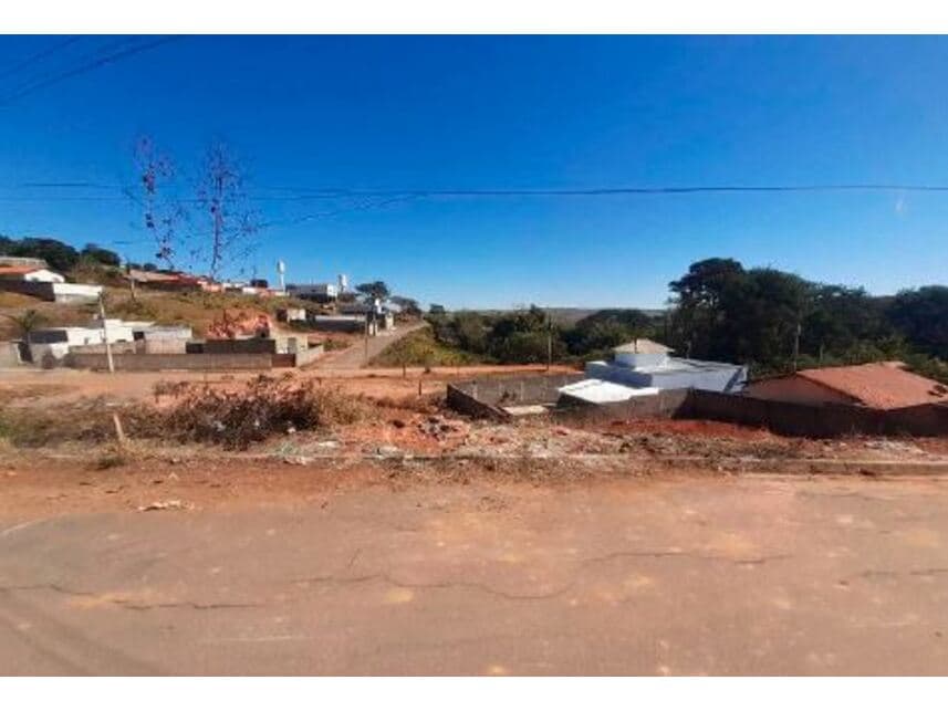 Terreno em leilão em Santo Antônio Do Amparo - MG — Terreno à venda em leilão