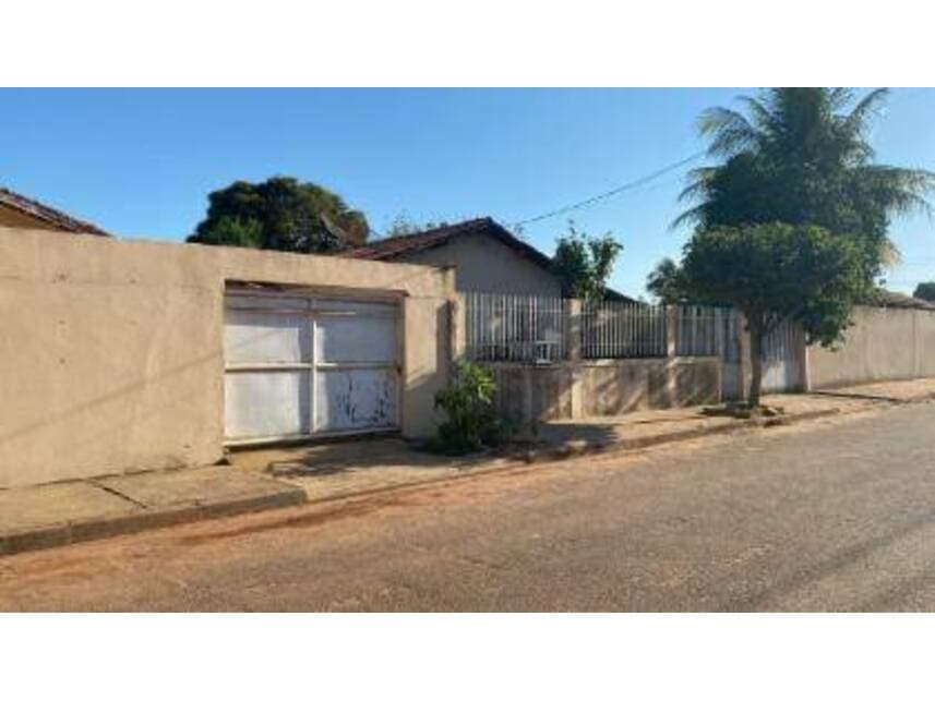 Foto 1 de 15: Casa em leilão em Cáceres - MT — Casa à venda em leilão