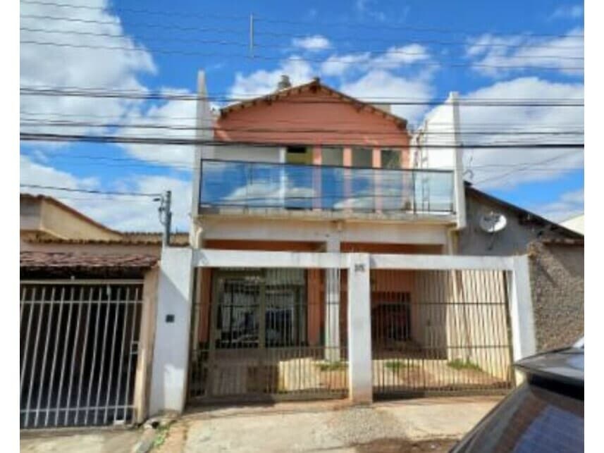 Casa em leilão em Contagem - MG — Casa à venda em leilão