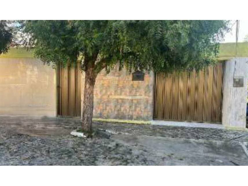Foto 2 de 8: Casa em leilão em Senador Pompeu - CE — Casa à venda em leilão