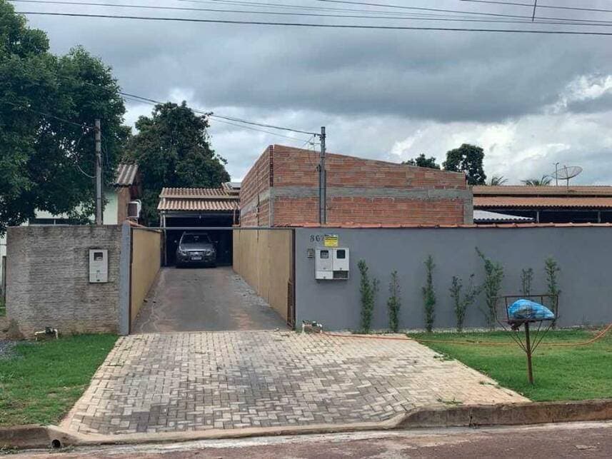 Casa em leilão em Canarana - MT — Casa à venda em leilão