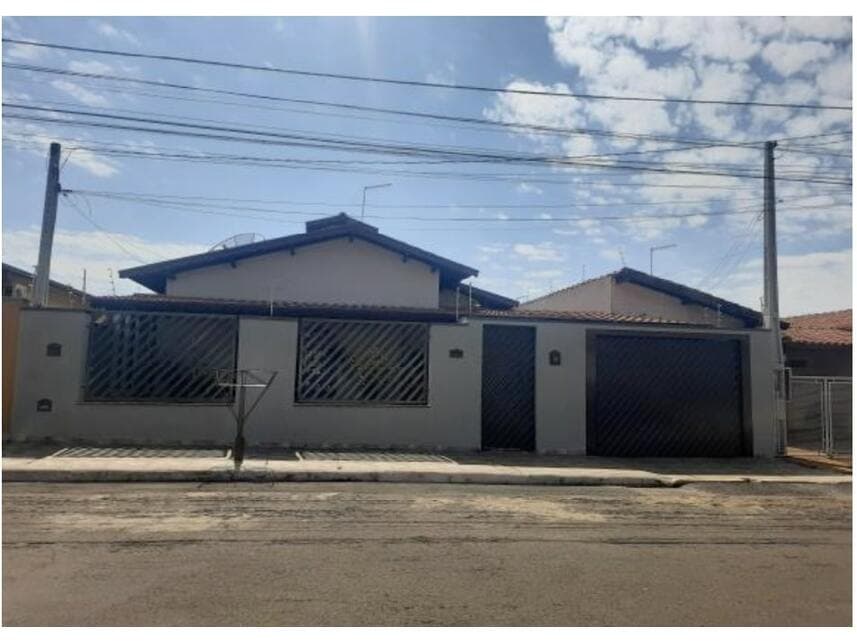 Casa em leilão em Engenheiro Coelho - SP — Casa à venda em leilão