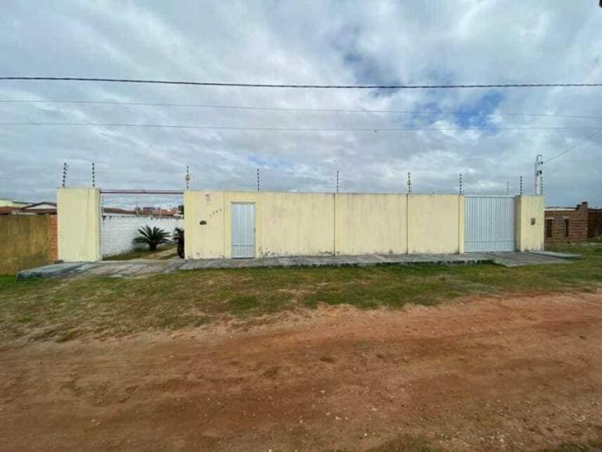 Foto 1 de 16: Casa em leilão em Extremoz - RN — Casa à venda em leilão
