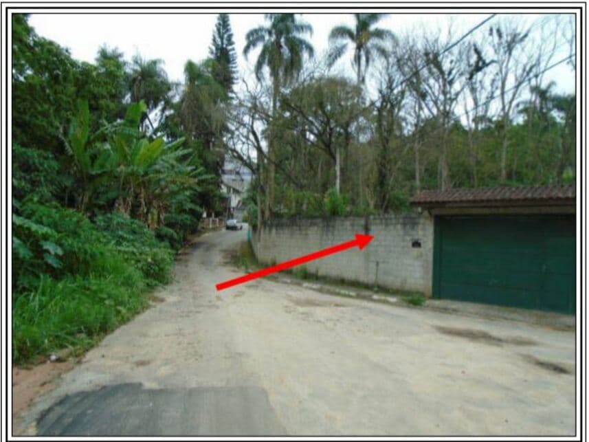 Casa em leilão em Cotia - SP — Casa à venda em leilão