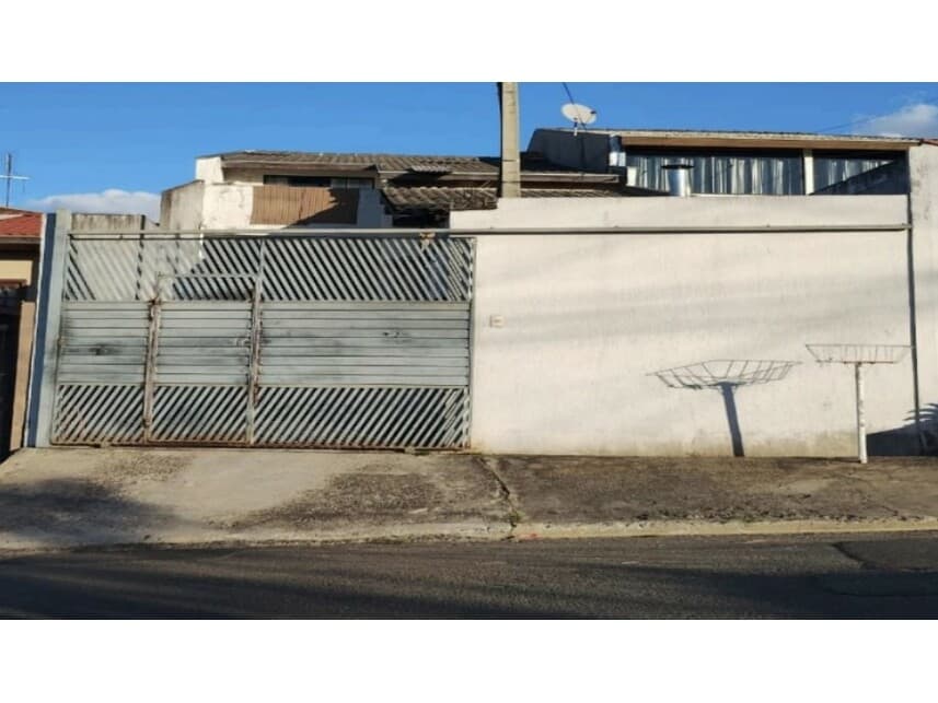 Casa em leilão em Taubaté - SP — Sobrado à venda em leilão