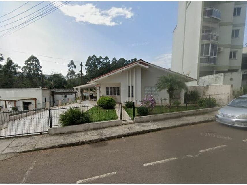 Casa em leilão em Concórdia - SC — Casa à venda em leilão