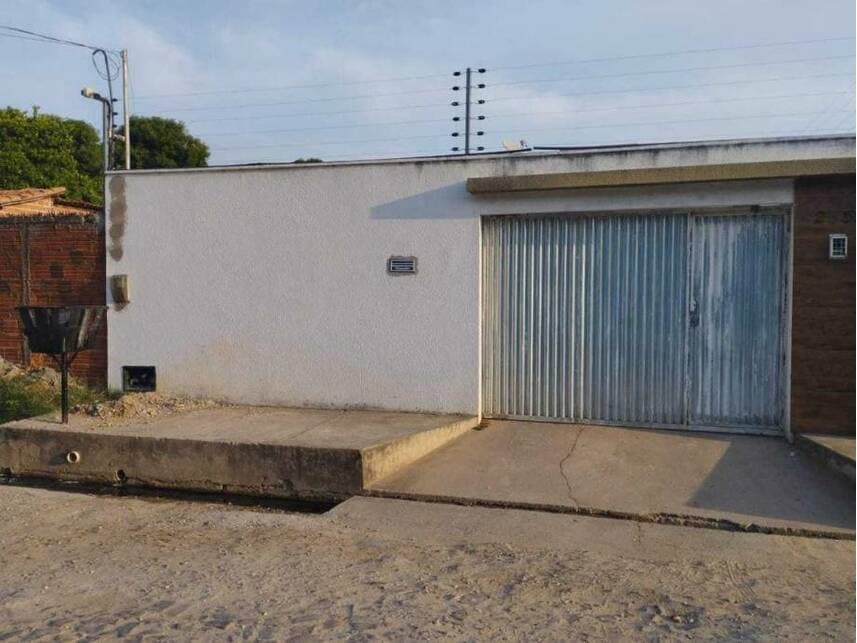 Casa em leilão em Timon - MA — Casa à venda em leilão