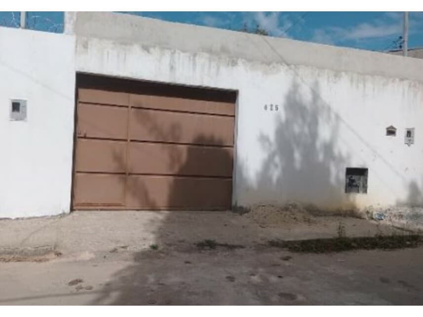 Foto 1 de 3: Casa em leilão em Nova Serrana - MG — Casa à venda em leilão