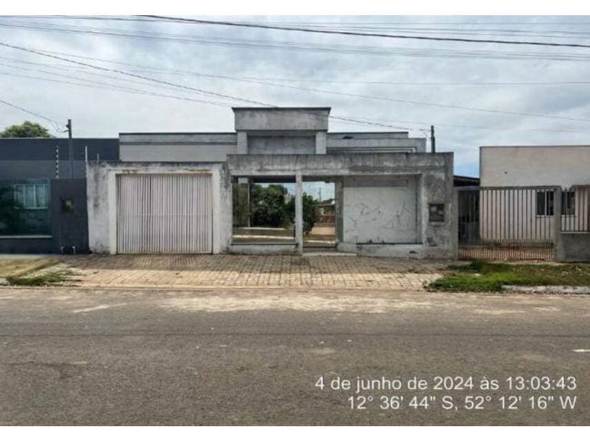 Casa em leilão em Querência - MT — Casa à venda em leilão