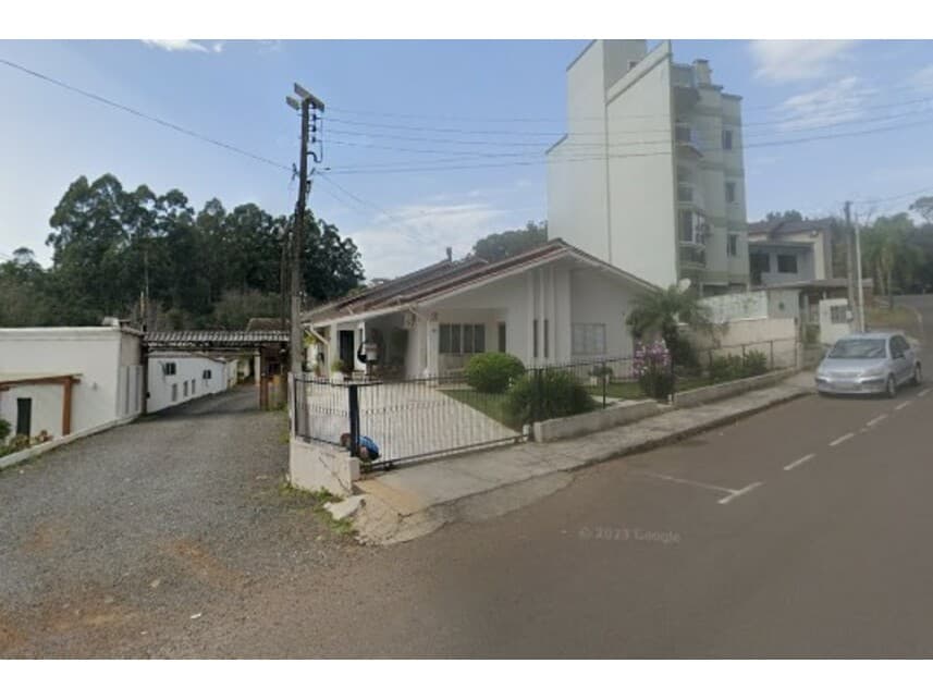 Casa em leilão em Concórdia - SC — Casa à venda em leilão