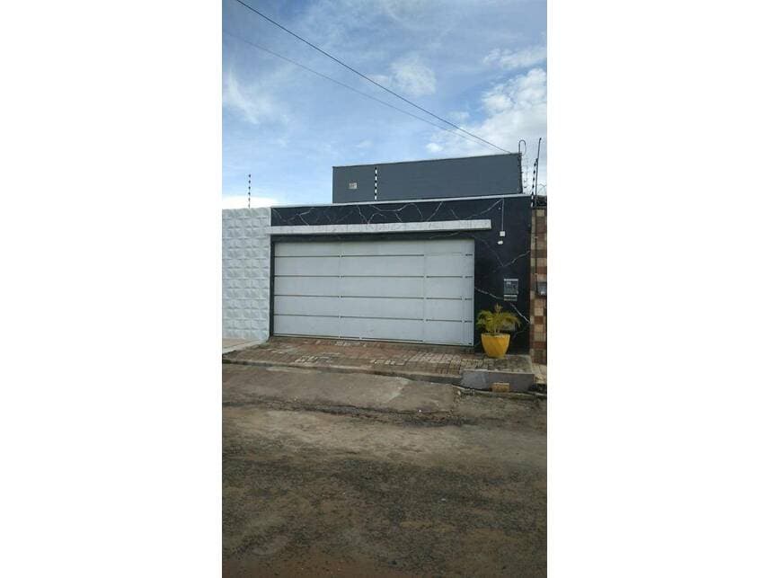 Casa em leilão em Juazeiro Do Norte - CE — Casa à venda em leilão