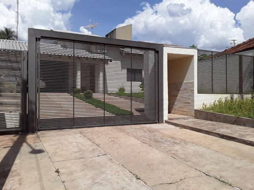 Casa em leilão em Camapuã - MS — Casa à venda em leilão