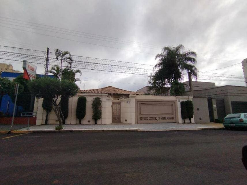 Casa em leilão em Birigui - SP — Casa à venda em leilão