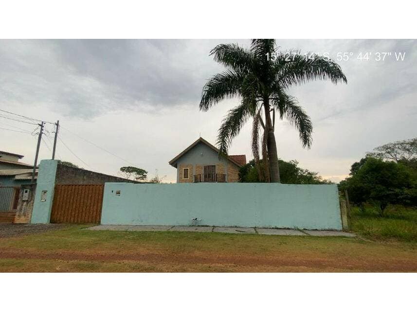 Casa em leilão em Chapada Dos Guimarães - MT — Casa à venda em leilão