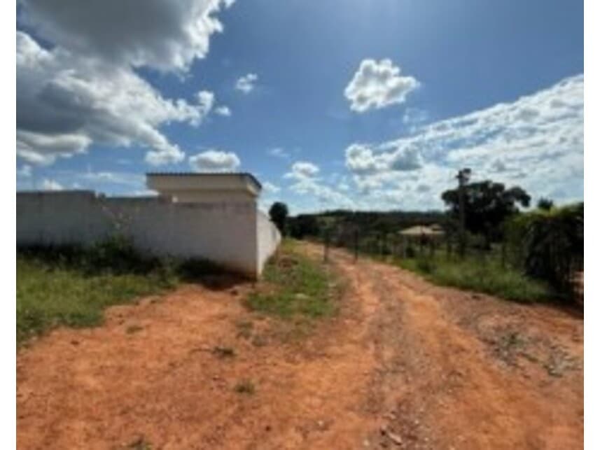 Foto 4 de 4: Casa em leilão em Bom Sucesso - MG — Casa e Galpões à venda em leilão