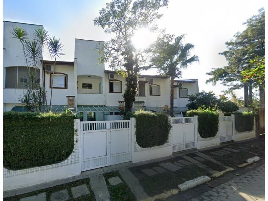Foto 2 de 2: Casa em leilão em Ubatuba - SP — Sobrado à venda em leilão