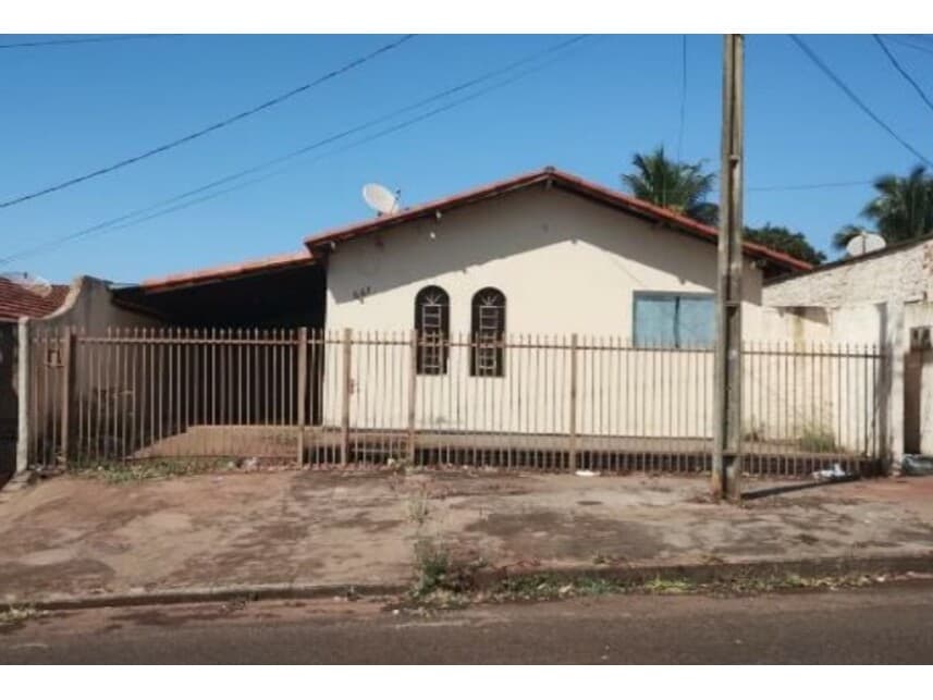 Casa em leilão em Ituiutaba - MG — Casa à venda em leilão