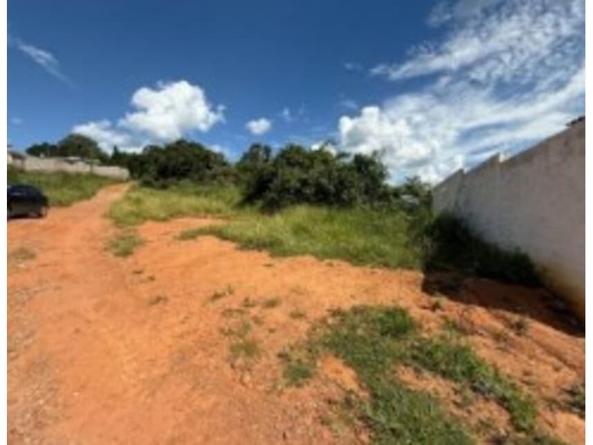 Foto 3 de 4: Casa em leilão em Bom Sucesso - MG — Casa e Galpões à venda em leilão