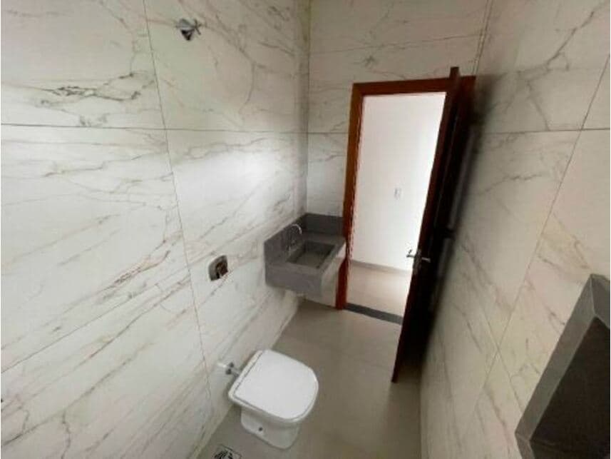 Foto 4 de 10: Casa em leilão em Sinop - MT — Casa à venda em leilão