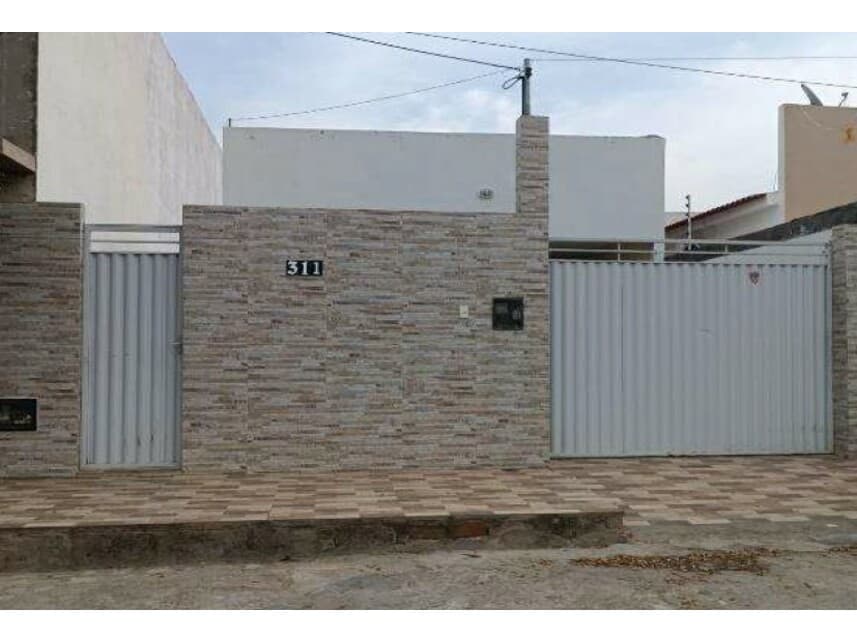 Casa em leilão em Cajazeiras - PB — Casa à venda em leilão