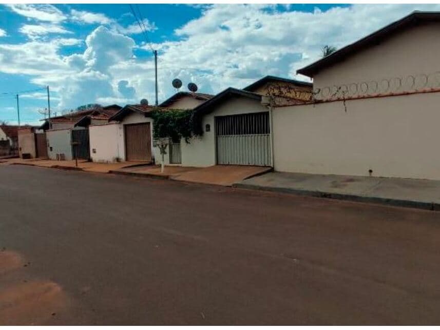 Foto 2 de 2: Casa em leilão em Planura - MG — Casa à venda em leilão