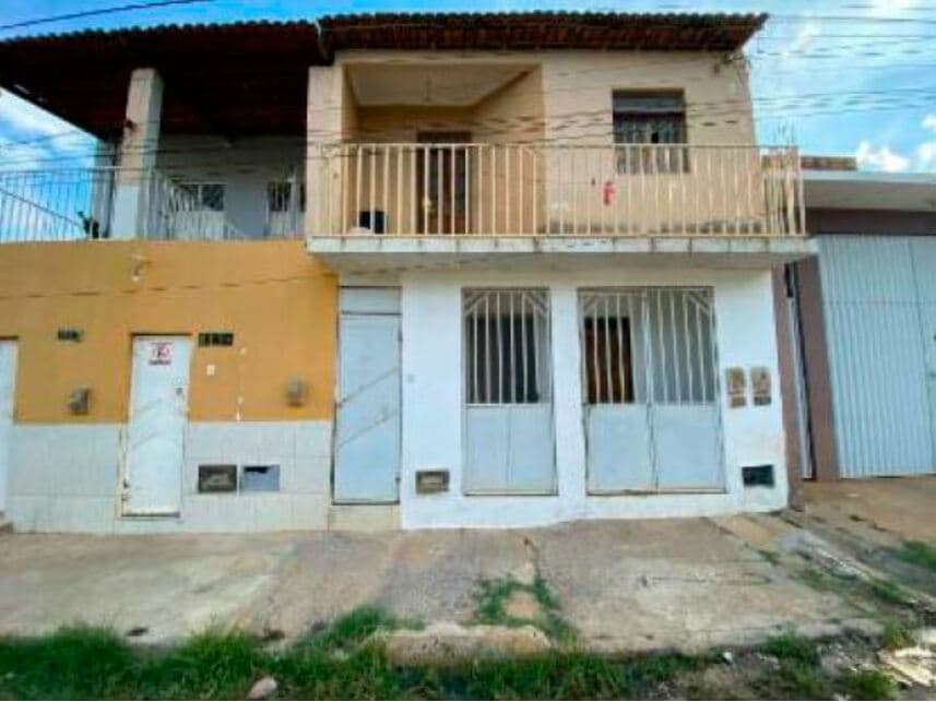 Casa em leilão em Irecê - BA — Casa à venda em leilão