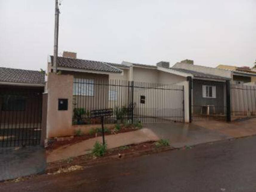 Casa em leilão em Sarandi - PR — Casa à venda em leilão