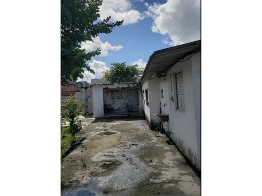 Foto 3 de 3: Terreno em leilão em Guarujá - SP — Terreno c/Benfeitorias à venda em leilão