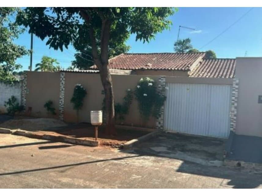 Foto 1 de 3: Casa em leilão em Trindade - GO — Casa à venda em leilão