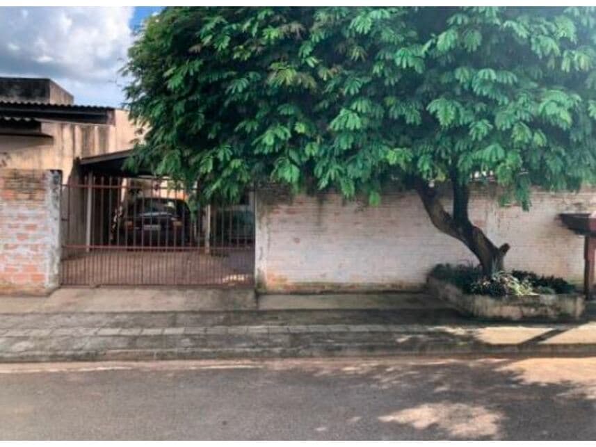 Foto 1 de 3: Casa em leilão em Alta Floresta - MT — Casa à venda em leilão