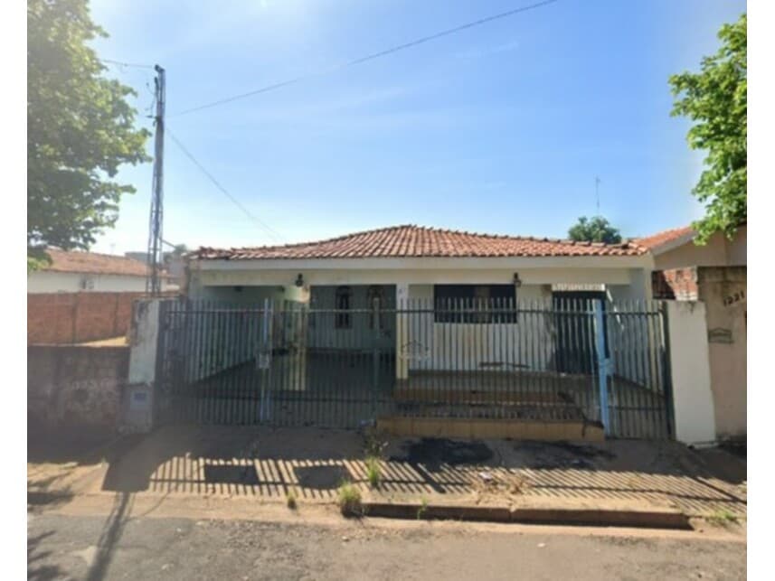 Casa em leilão em Araçatuba - SP — Casa à venda em leilão