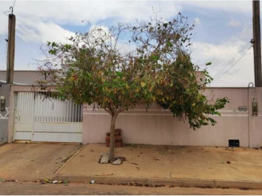 Casa em leilão em São Desidério - BA — Casa à venda em leilão