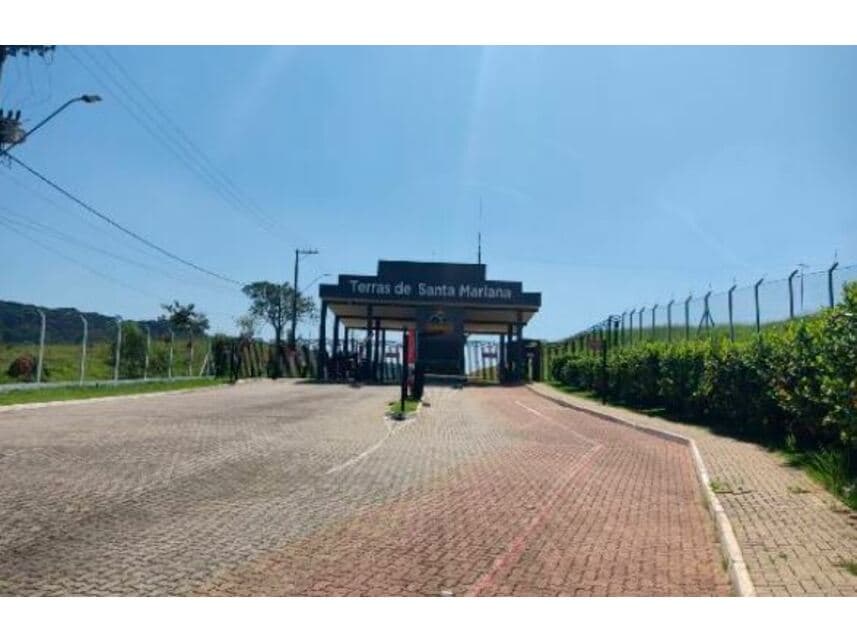Casa em leilão em Caçapava - SP — Casa à venda em leilão