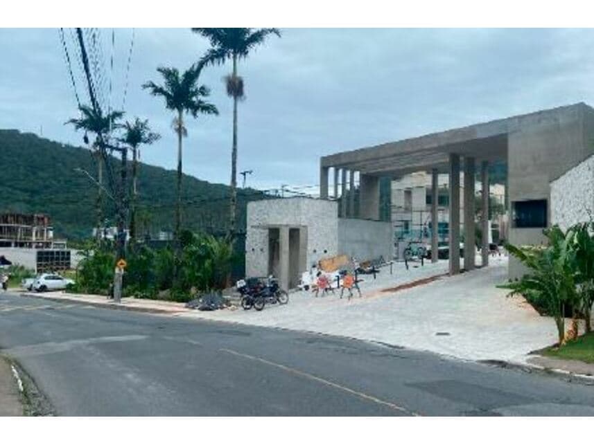 Foto 3 de 3: Casa em leilão em Balneário Camboriú - SC — Casa à venda em leilão