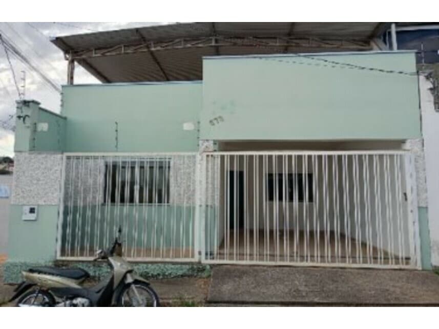 Foto 1 de 3: Casa em leilão em Formiga - MG — Casa à venda em leilão