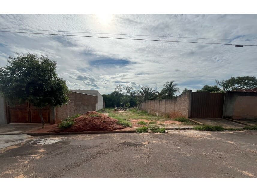 Casa em leilão em Presidente Venceslau - SP — Chácara à venda em leilão