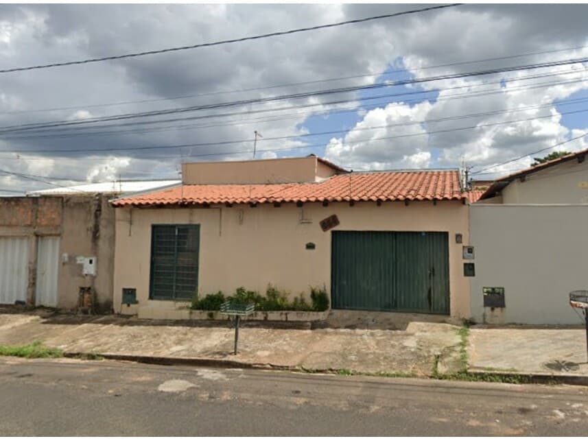 Casa em leilão em Uberaba - MG — Casa à venda em leilão