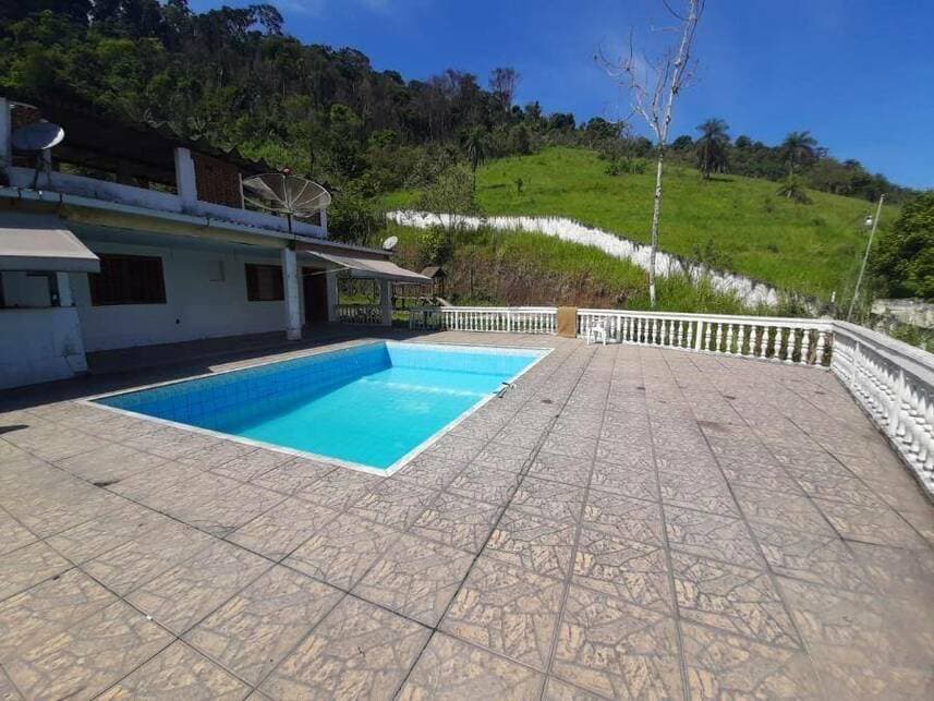 Foto 6 de 21: Casa em leilão em Magé - RJ — Casa à venda em leilão