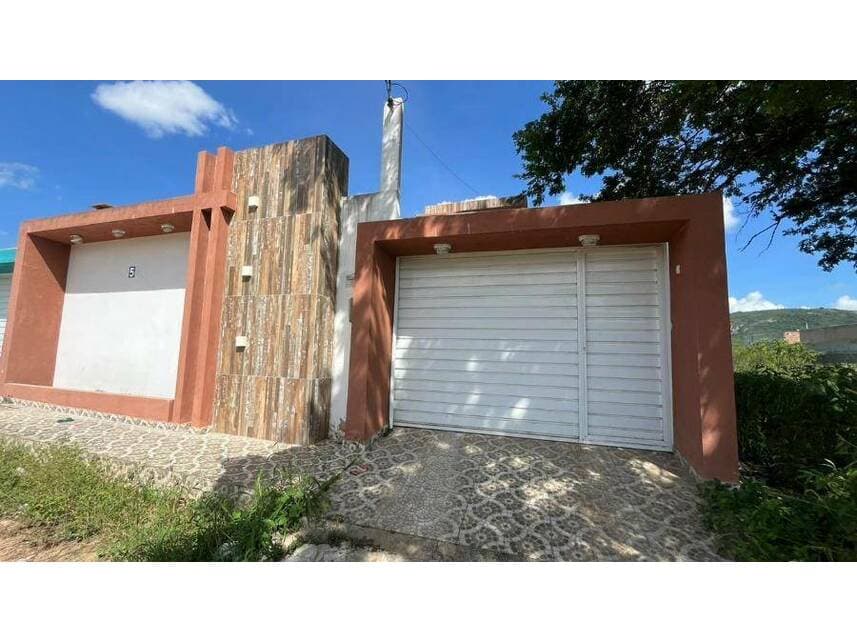 Casa em leilão em Gravatá - PE — Casa à venda em leilão