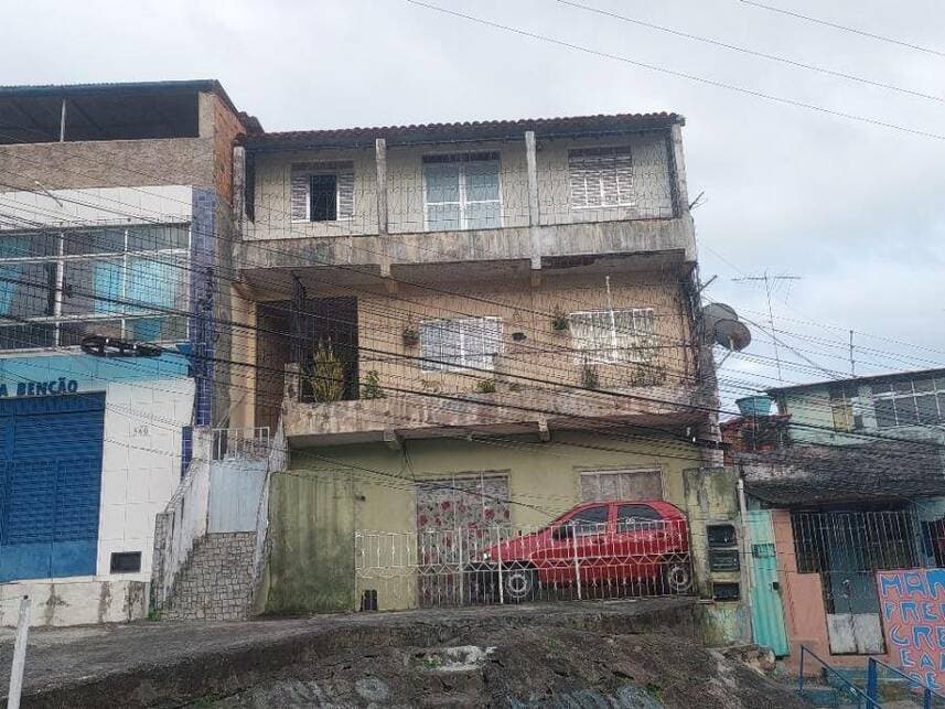 Casa em leilão em Salvador - BA — Casa à venda em leilão