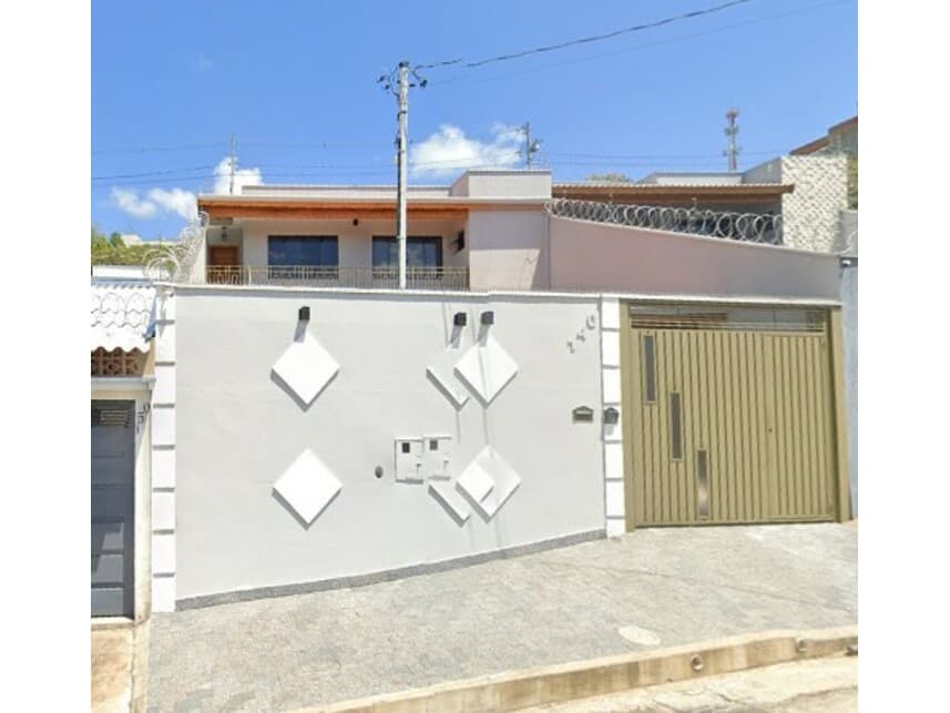 Casa em leilão em Itajubá - MG — Casa à venda em leilão