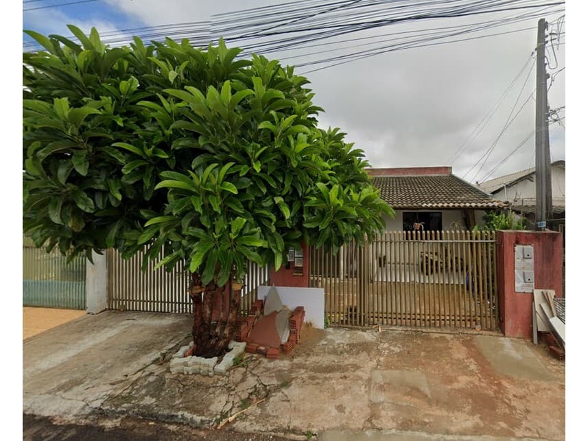 Casa em leilão em Campo Mourão - PR — Casa à venda em leilão