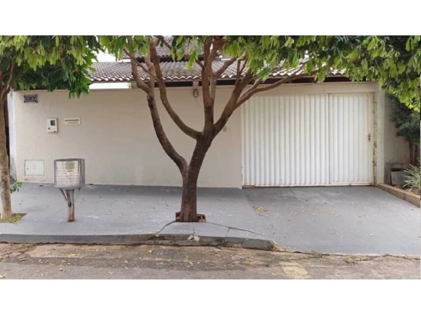 Foto 1 de 3: Casa em leilão em Jandaia - GO — Casa à venda em leilão
