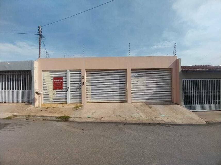 Foto 1 de 3: Casa em leilão em Várzea Grande - MT — Casa à venda em leilão